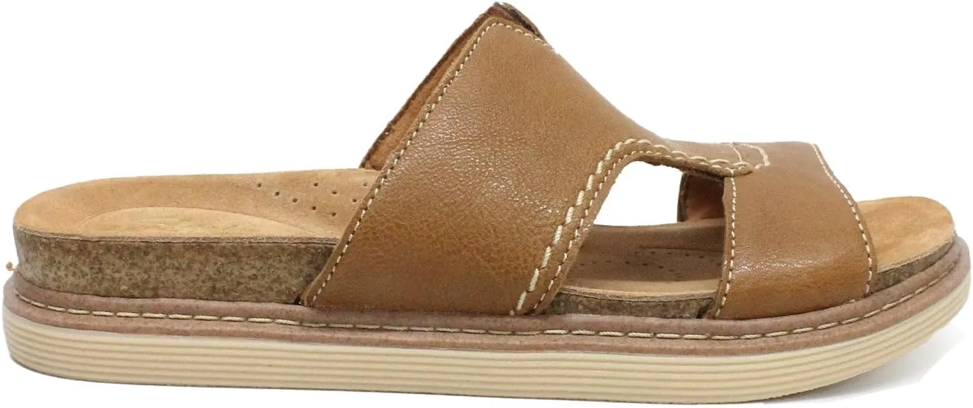 Clarks Women's Arwell Walk Flat Sandal