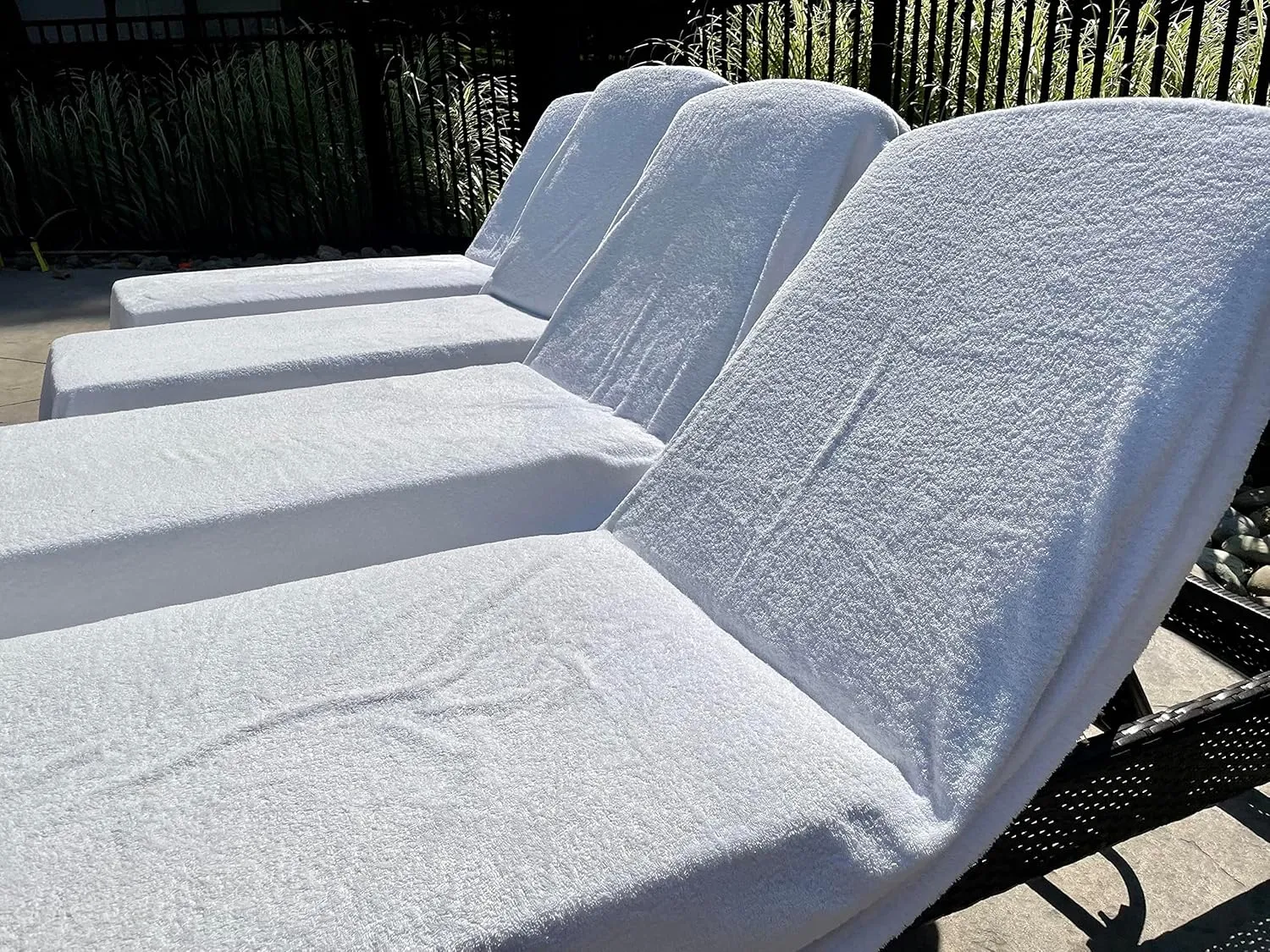 Large Luxury Chaise Pool/Lounge Chair Cover Towel - Fitted Elastic Pocket Won't Slide (White) Versatile Size Pocket Fits Most Standard Cushions. Protective, Absorbent, Easy Care