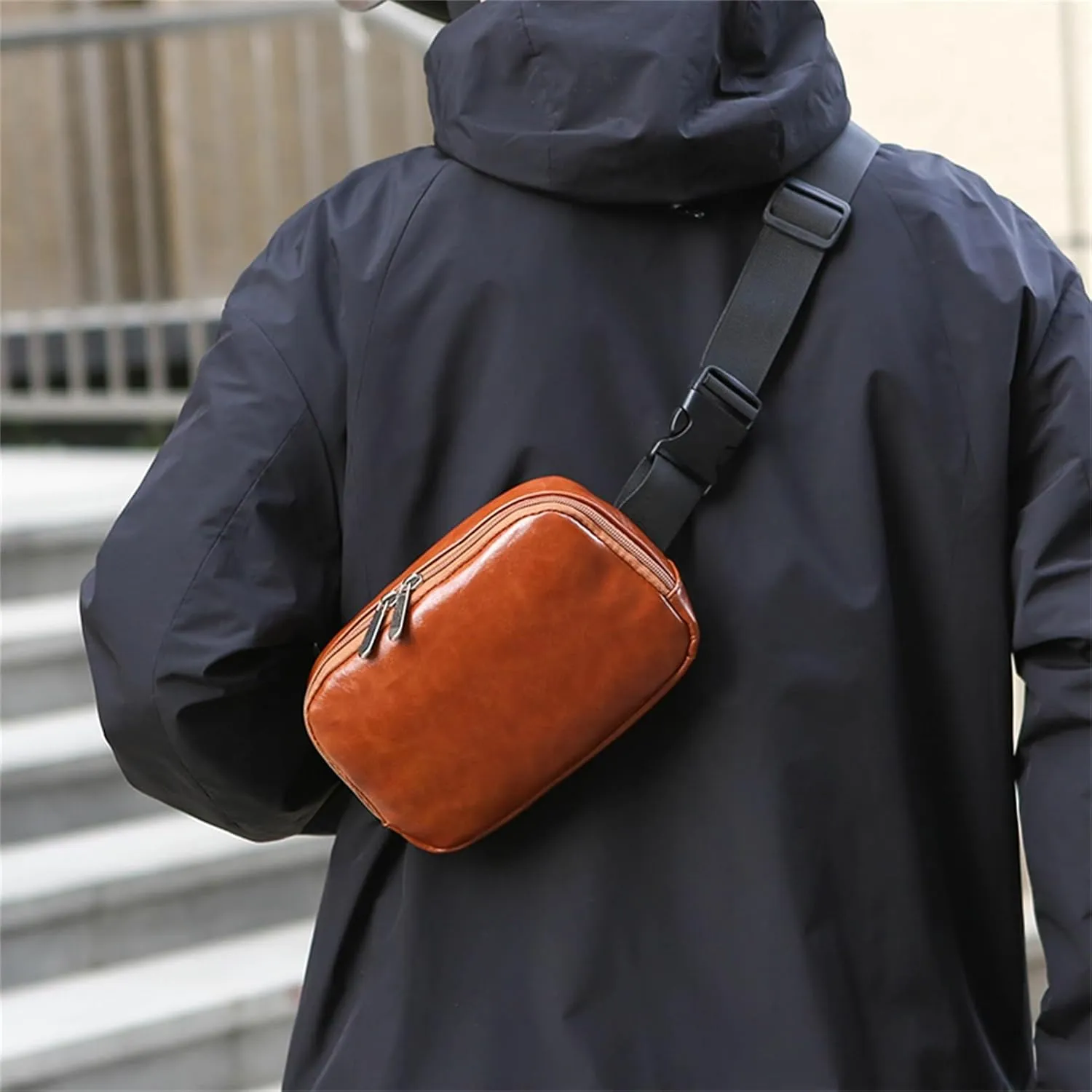 Leather Fanny Pack Bag for Women, Chain Belt Bag Chest Purse Fashionable Crossbody Waist Bags Handbag for Everyday Use Trip Walking Hiking