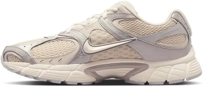 Nike Men's V5 Runner Sneaker