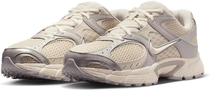 Nike Men's V5 Runner Sneaker