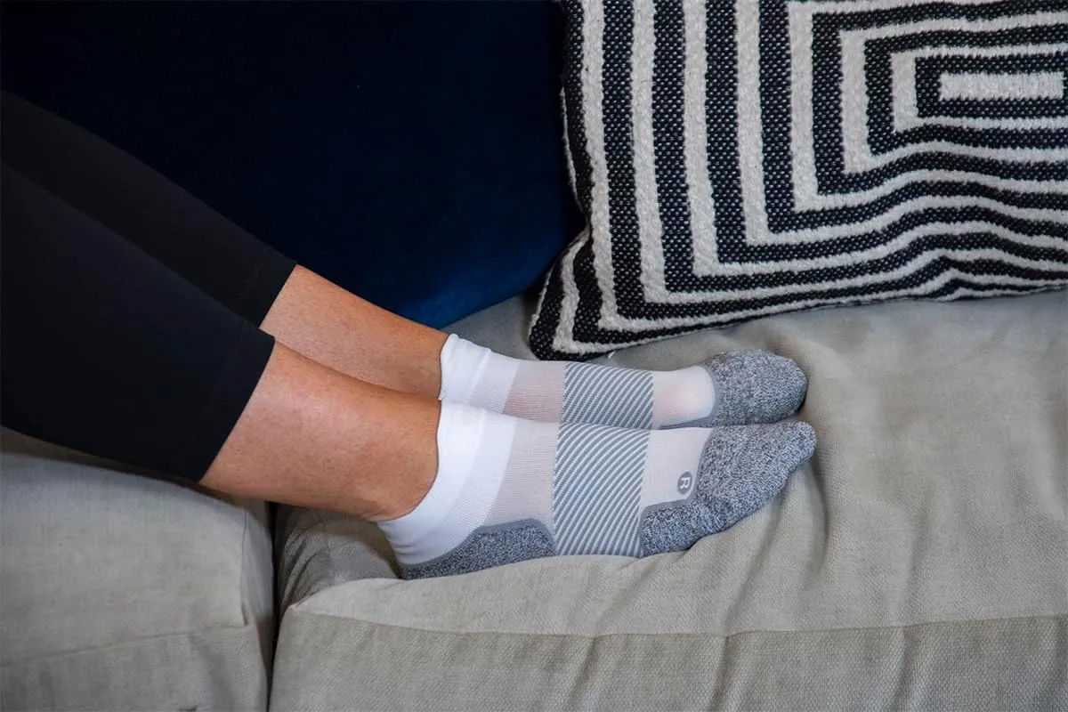 OS1st AC4 Active Comfort No-Show Socks | Blister Protection, double-tab and reinforced seamless toe