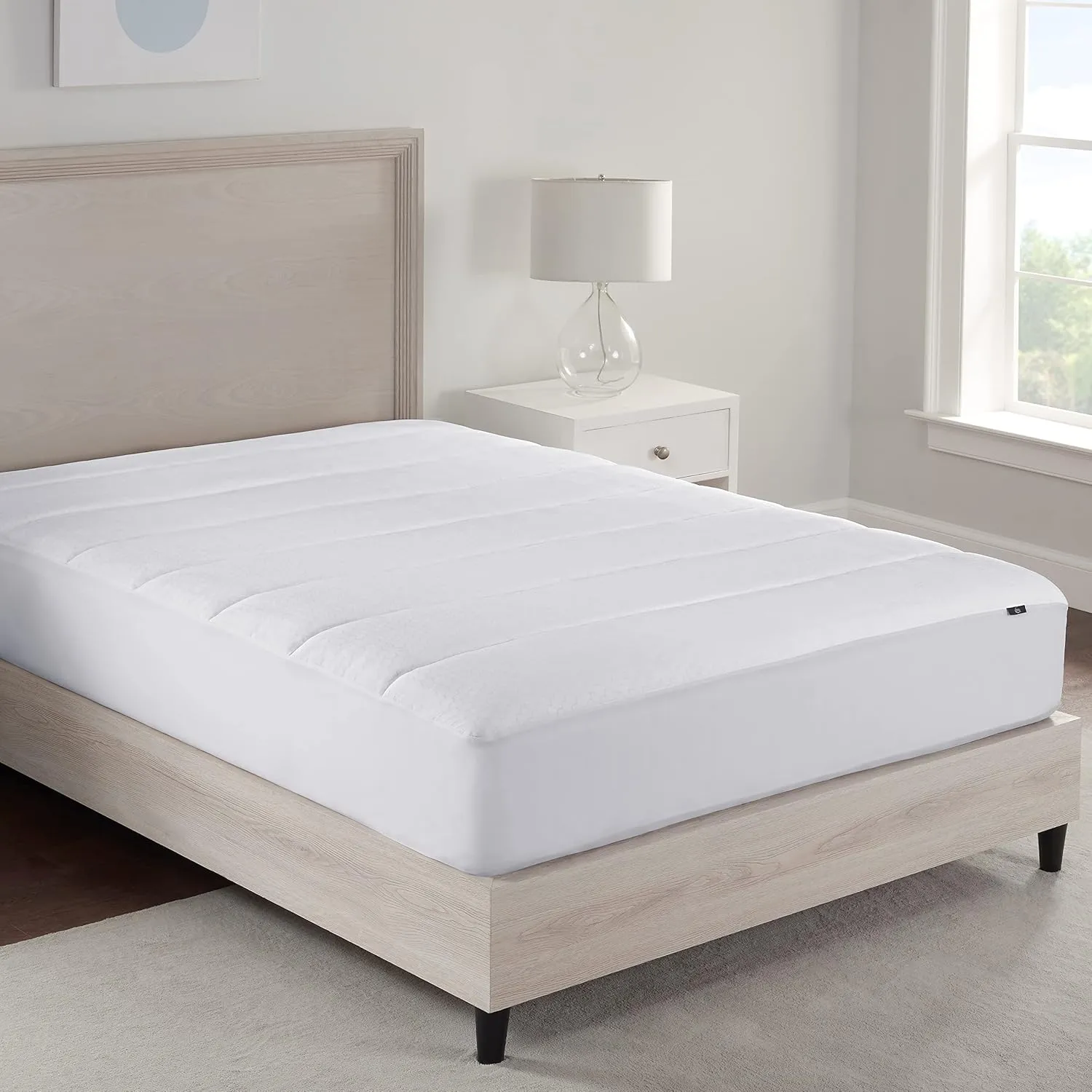Serta Power Chill Cooling King Mattress Pad, Elastic Fitted Mattress Protector, Soft and Breathable Pillow Top Cover, 18" Deep Pockets for Secure Fit, Machine Washable, White